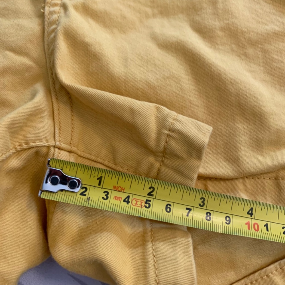 Yellow shorts - Picture 6 of 10